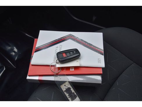 Used 2021 Toyota RAV4 XLE w/ Convenience Package image 38