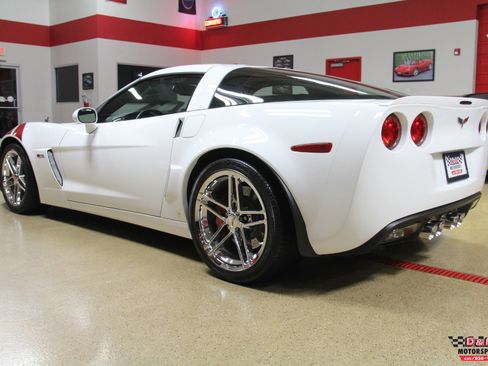 Used 2007 Chevrolet Corvette Z06 w/ Preferred Equipment Group RWD image 3