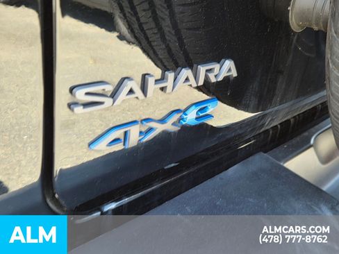 Used 2025 Jeep Wrangler Unlimited Sahara AWD/4WD image 11
