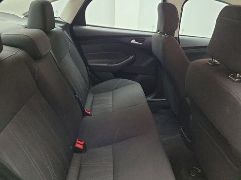 Used 2018 Ford Focus SE FWD image 19