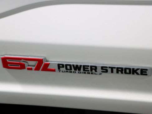 Used 2025 Ford F450 Platinum w/ FX4 Off-Road Package image 33