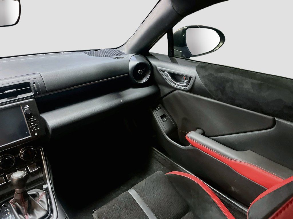 Used 2025 Subaru BRZ Limited RWD image 23