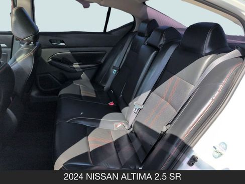 Used 2024 Nissan Altima 2.5 SR w/ SR Premium Package FWD image 17