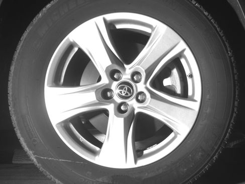 Used 2025 Toyota Highlander LE FWD image 13
