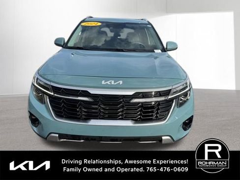 Used 2024 Kia Seltos EX AWD/4WD image 2