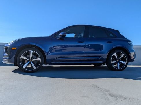 Used 2024 Porsche Macan image 2