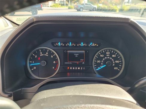 Used 2015 Ford F150 XLT w/ Equipment Group 302A Luxury image 22