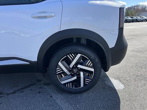 New 2026 Nissan Kicks SV image 10