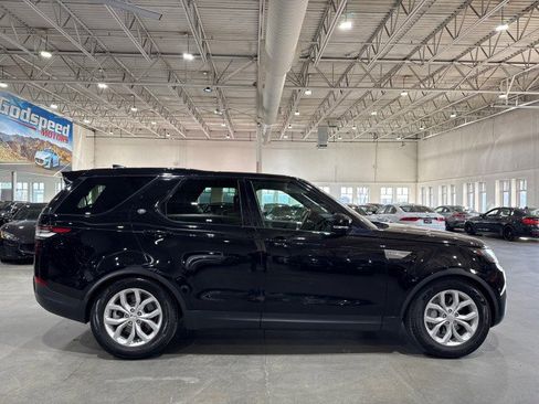 Used 2018 Land Rover Discovery SE image 34