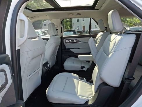 Used 2025 Ford Explorer Platinum w/ Ultimate Package AWD/4WD image 14