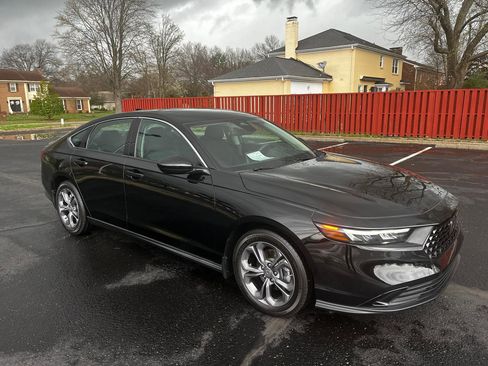 Used 2023 Honda Accord EX image 1