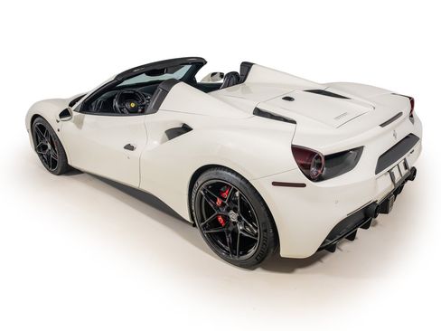 Used 2017 Ferrari 488 Spider RWD image 4