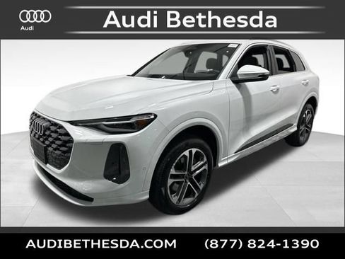 Certified 2025 Audi Q5 Premium Plus w/ Premium Plus AWD/4WD image 3