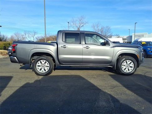 Used 2024 Nissan Frontier SV w/ SV Convenience Package image 2