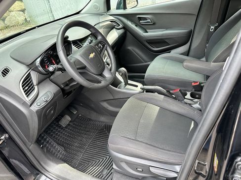 Used 2017 Chevrolet Trax LS FWD image 9