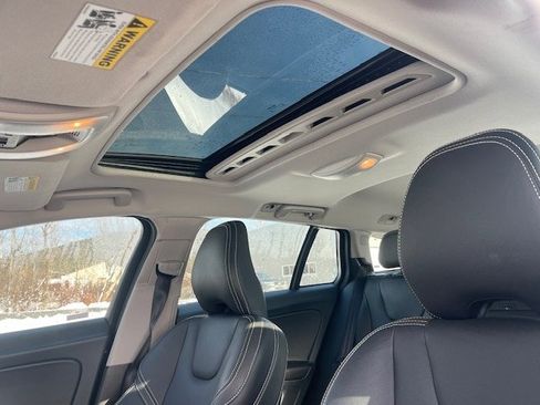 Used 2018 Volvo V60 T5 Dynamic w/ Protection Package image 11