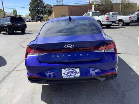 Used 2023 Hyundai Elantra SEL w/ Cargo Package image 13