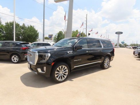Used 2024 GMC Yukon XL Denali w/ Denali Reserve Package AWD/4WD image 2
