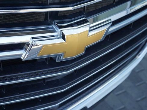 Used 2020 Chevrolet Traverse LT w/ LT Premium Package image 12