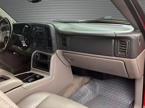 Used 2005 Chevrolet Avalanche Z71 w/ Sun And Sound Package AWD/4WD image 27