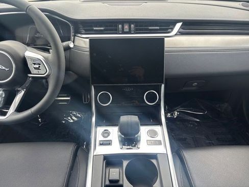 New 2024 Jaguar XF R-Dynamic SE AWD/4WD image 17