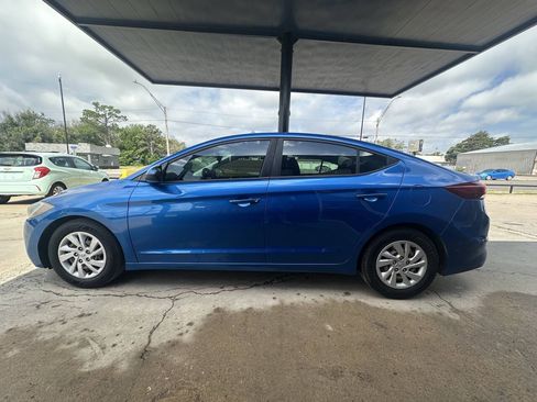 Used 2018 Hyundai Elantra SE w/ SE Connectivity Package 04 FWD image 5