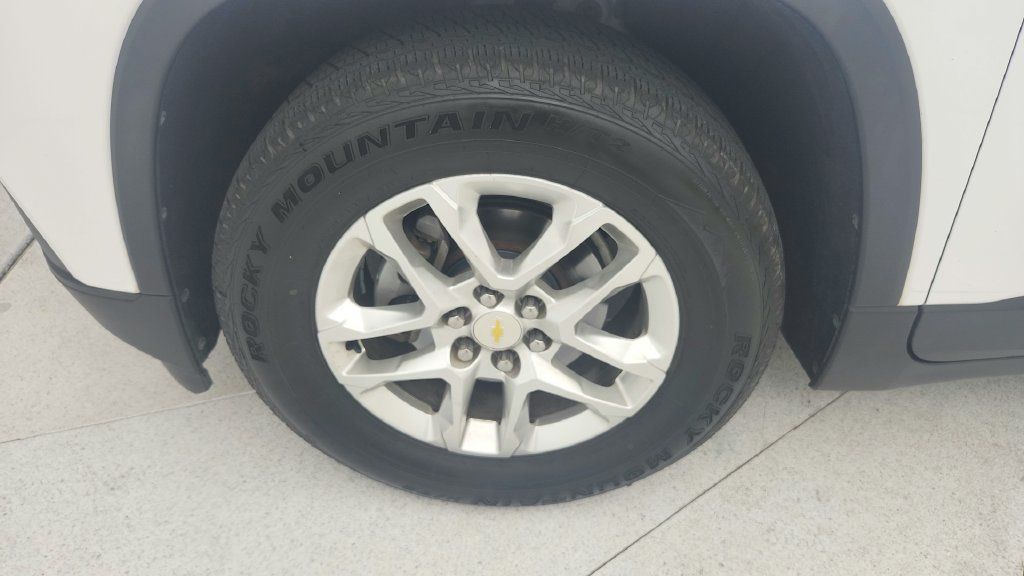 Certified 2020 Chevrolet Traverse LS FWD image 26