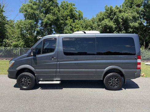 Used 2017 Mercedes-Benz Sprinter 2500 image 2