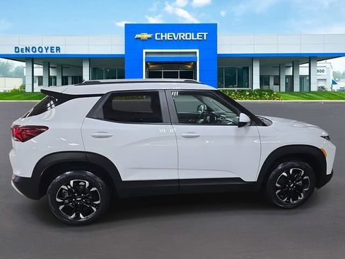 Used 2022 Chevrolet TrailBlazer LT w/ Convenience Package image 8
