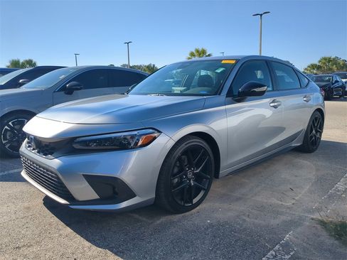 Used 2023 Honda Civic Sport image 2