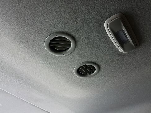 Used 2024 Ford Transit 350 XLT image 17