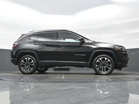 Used 2022 Jeep Compass Limited AWD/4WD image 32