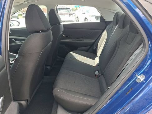 Certified 2022 Hyundai Elantra SE FWD image 10