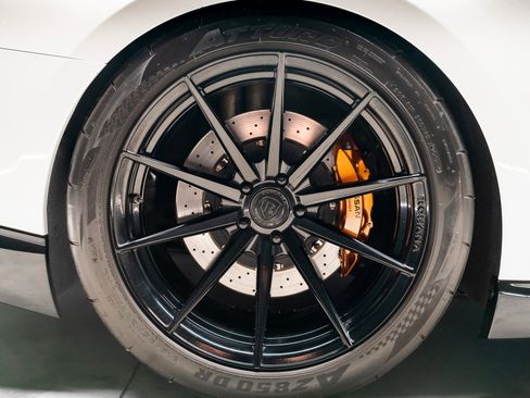 Used 2020 Nissan GT-R Premium image 32