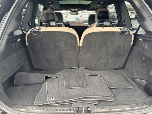 Certified 2025 Volvo XC90 B6 Plus image 48
