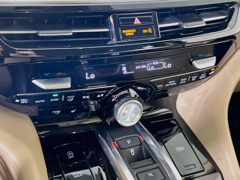 Used 2022 Acura MDX SH-AWD w/ Technology Package image 16