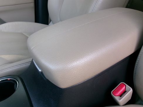 Used 2012 Kia Sorento EX w/ EX V6 Premium Pkg image 15