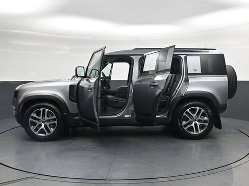 Used 2020 Land Rover Defender 110 SE AWD/4WD image 45