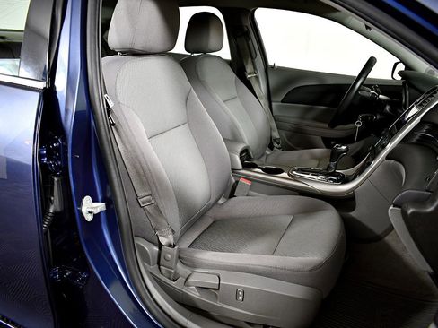 Used 2013 Chevrolet Malibu LS image 35