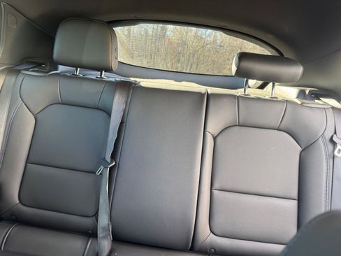 Used 2025 Buick Envista Sport Touring image 32