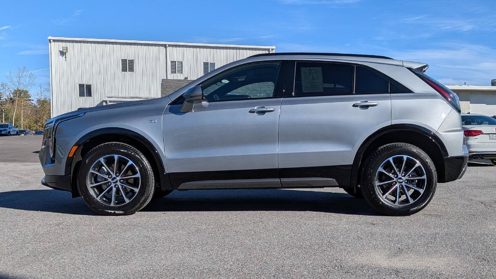 Used 2024 Cadillac XT4 Sport AWD/4WD image 8