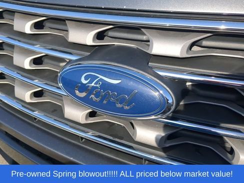 Used 2017 Ford Explorer XLT FWD image 8