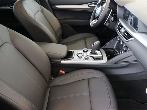 New 2025 Alfa Romeo Stelvio Sprint w/ Convenience Package image 40