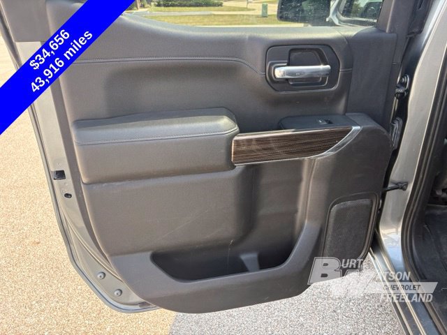 Used 2022 Chevrolet Silverado 1500 RST AWD/4WD image 32