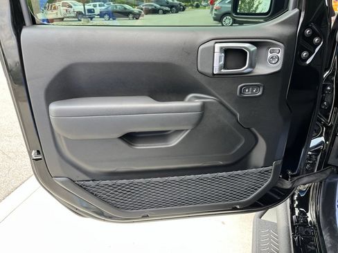 Used 2026 Jeep Wrangler Unlimited Rubicon w/ Steel Bumper Group AWD/4WD image 6