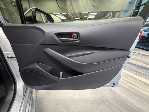 Used 2022 Toyota Corolla LE FWD image 36
