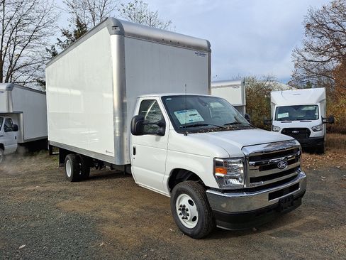 New 2026 Ford E-450 and Econoline 450 Super Duty w/ Power Equipment Group image 2