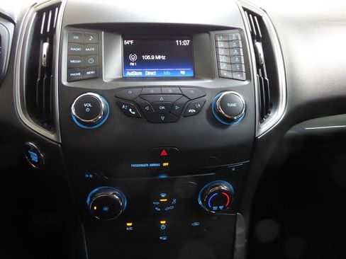 Used 2017 Ford Edge SE image 14