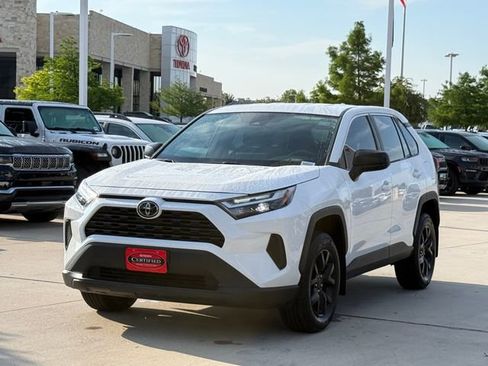 Used 2023 Toyota RAV4 LE AWD/4WD image 8