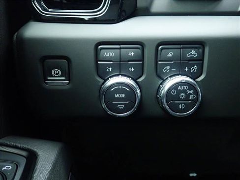Used 2024 GMC Sierra 1500 AT4X image 26